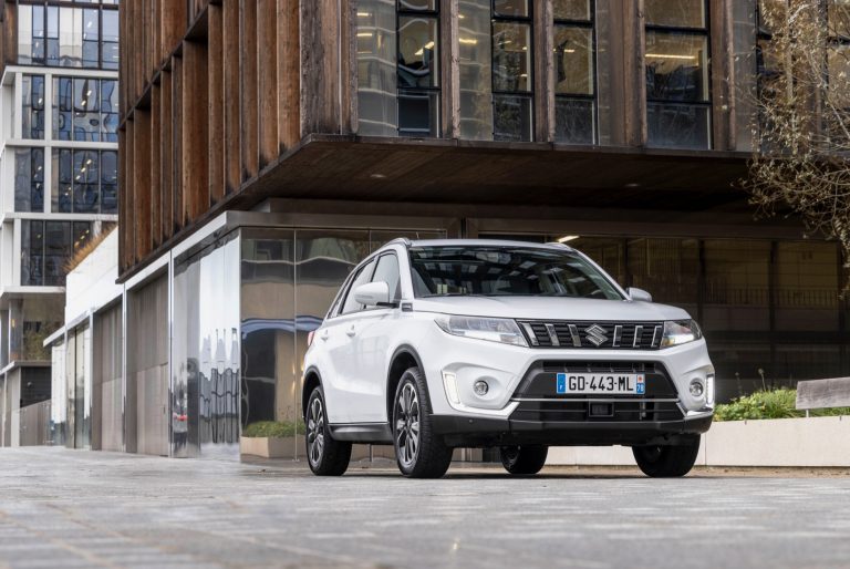 Essai – Suzuki Vitara 1.5 Dualjet Hybrid, sobre et discrète