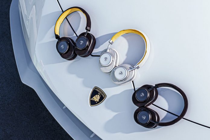 Une collection d’écouteurs et de casques co-signée Automobili Lamborghini et Master & Dynamic