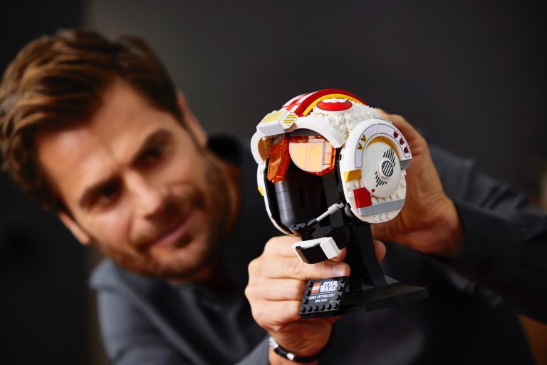 Luke Skywalker, le Mandalorian et un Dark Trooper rejoignent la collection des casques LEGO Star Wars