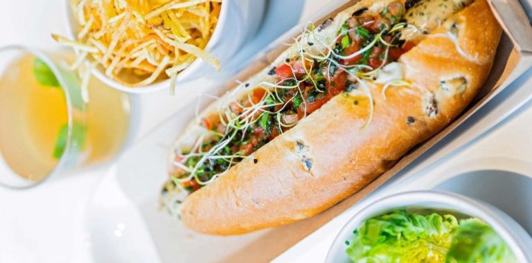 Chez Jules, le hot dog à la française revisité