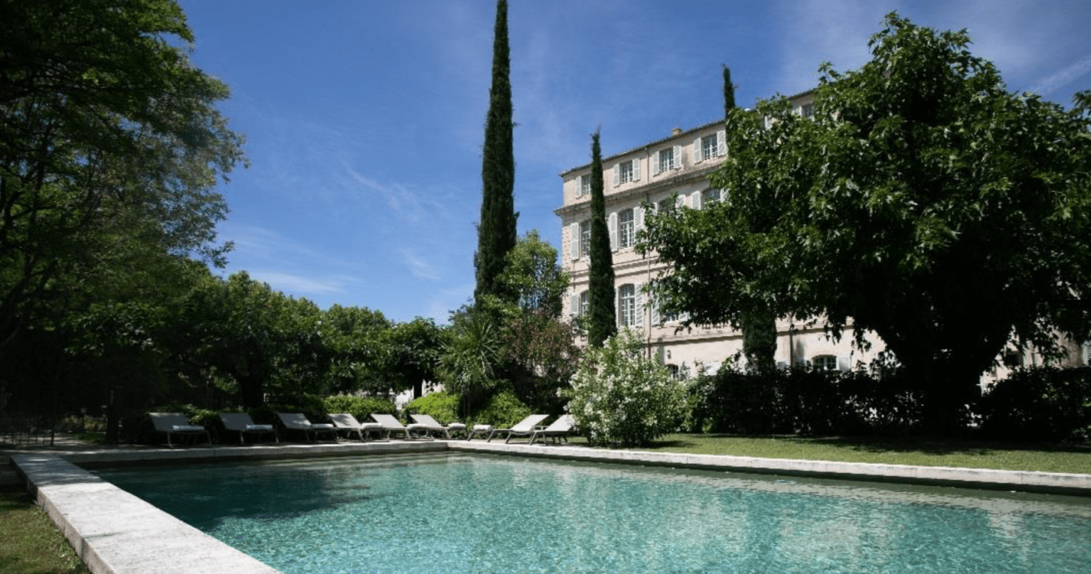 Des vacances dans le château de la famille de Sade ? STUFF Magazine