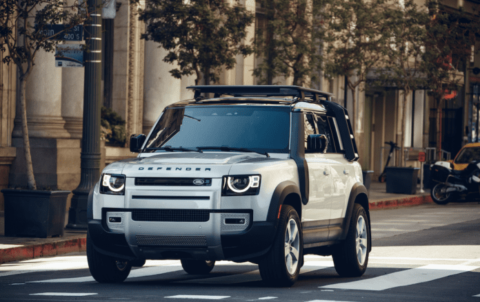 Le nouveau Land Rover Defender défie la jungle urbaine