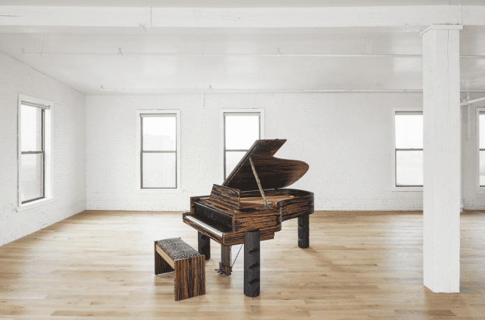 Steinway & Sons dévoile un piano en édition limitée avec Lenny Kravitz