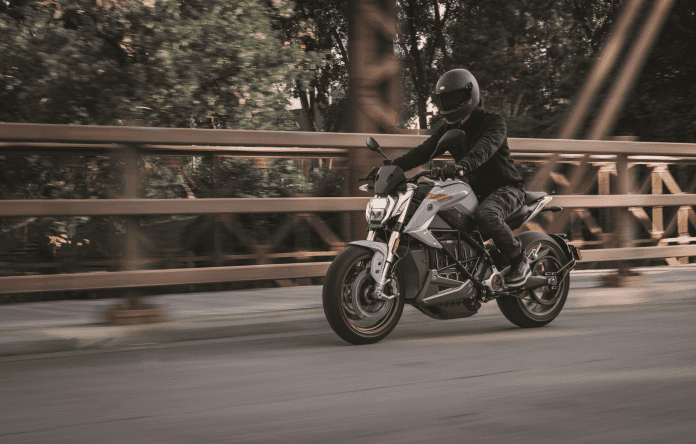 Zero Motorcycles offre un Rapid charger pour l’achat d’une Zero SR/F 2020