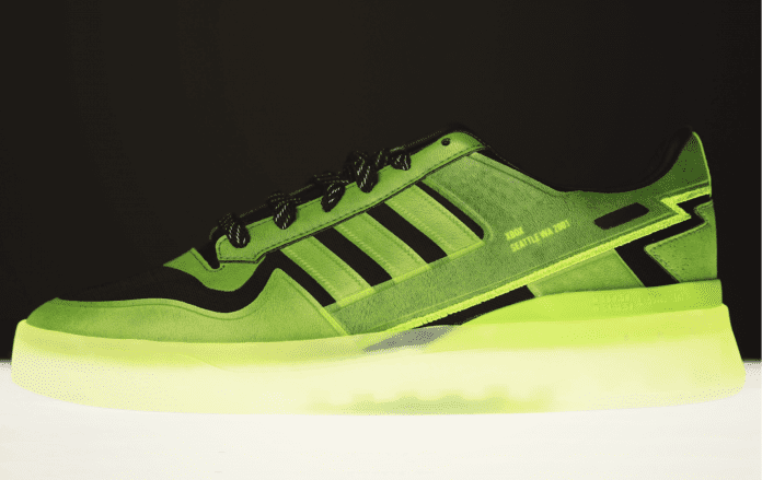 Adidas célèbre les 20 ans de la Xbox avec des speakers vertes fluo en édition limitée