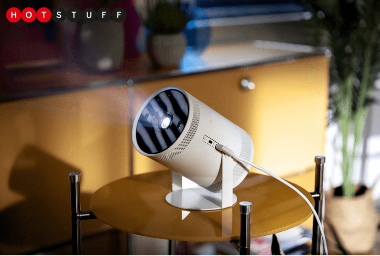 CES 2022 : Samsung Freestyle, un mini projecteur super passe-partout