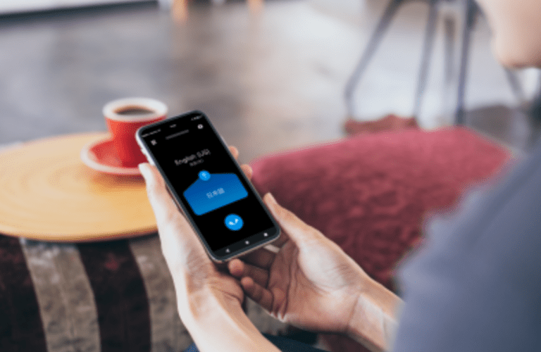 Pocketalk lance son app mobile pour des traductions vocales où que vous soyez