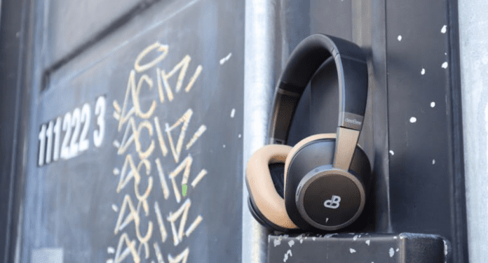 deeBee présente son premier casque Bluetooth à réduction de bruit active