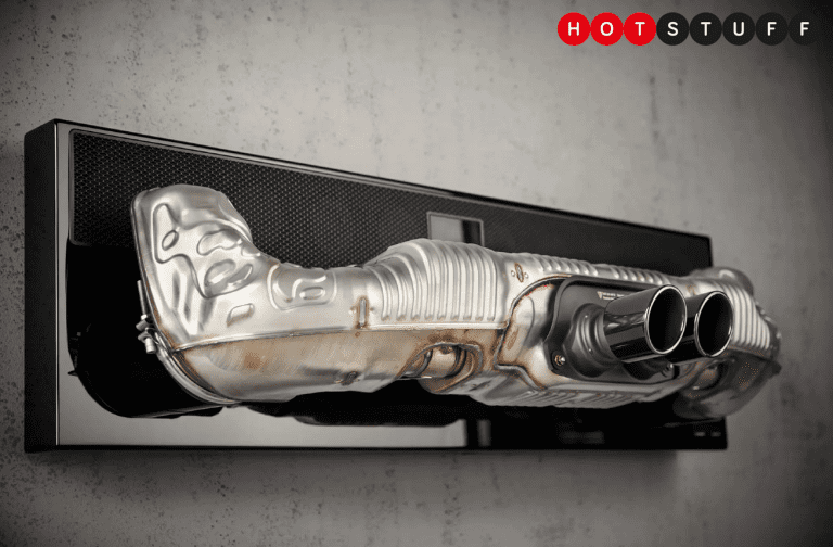 La barre de son en édition limitée de Porsche Design est fabriquée à partir d’un véritable pot d’échappement de Porsche 911