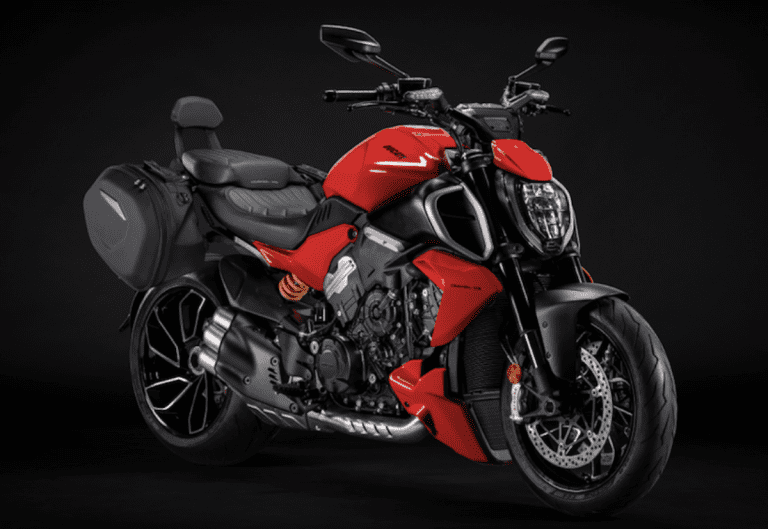 Diavel V4 : plus de puissance et de style grâce aux accessoires Ducati Performance