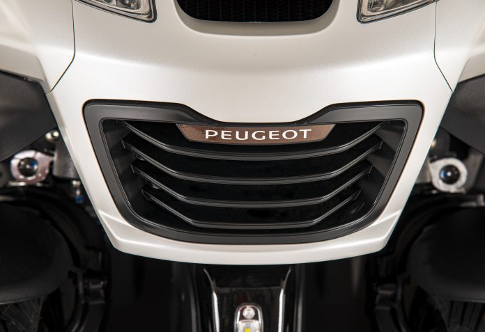Peugeot lance le scooter trois roues ultime