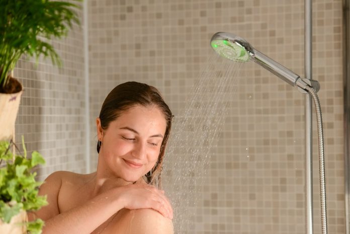 La douche intelligente Hydrao fait peau neuve