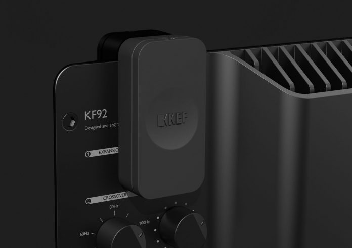 KEF présente son nouvel adaptateur sans fil pour Caissons de Basses KW1