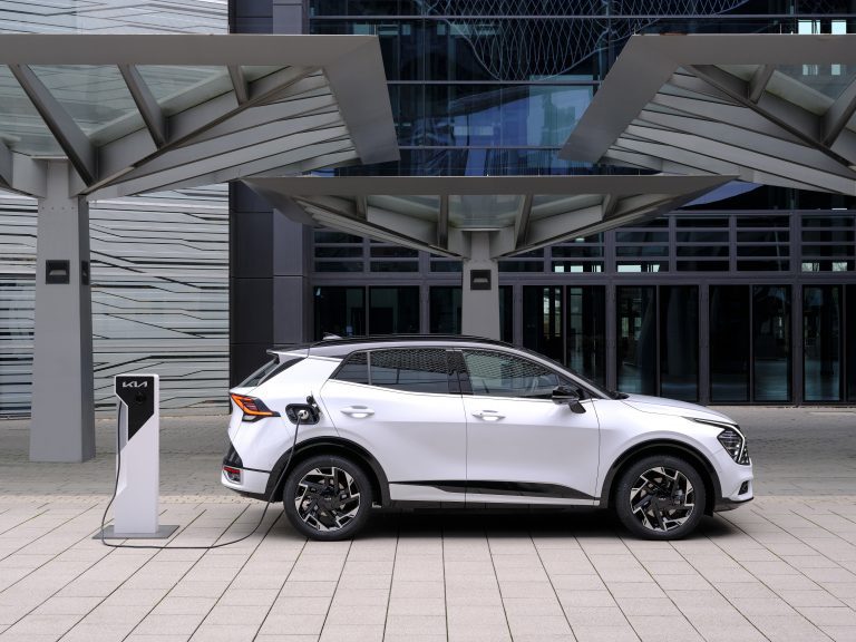Le nouveau Kia Sportage Hybride Rechargeable arrive sur les routes françaises