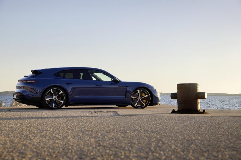 Essai – Porsche Taycan Sport Turismo 4S, entre style et performance