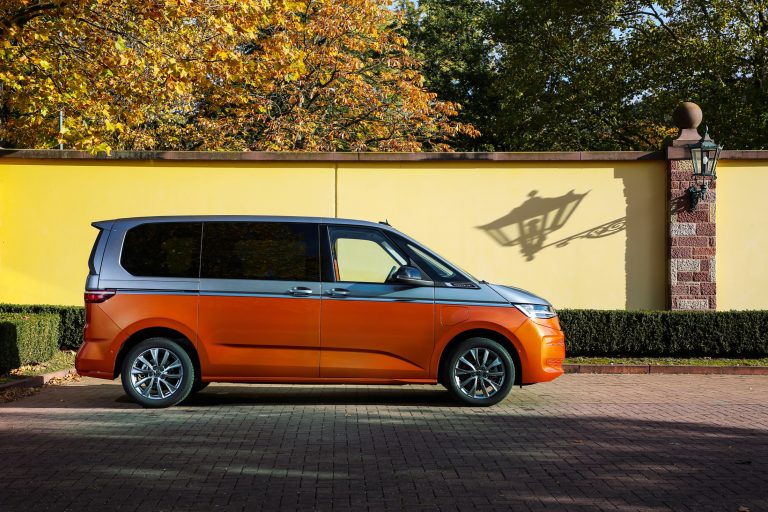 Essai – Volkswagen Multivan T7 e-hybrid : la légende se modernise