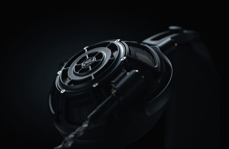 Yamaha YH-5000SE, haute précision sonique