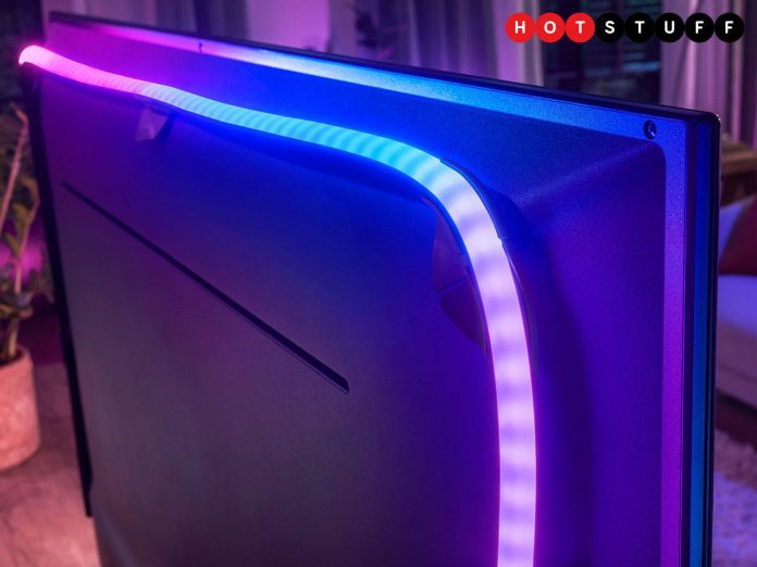 La bande lumineuse Philips Hue Play peut synchroniser sa couleur avec votre téléviseur