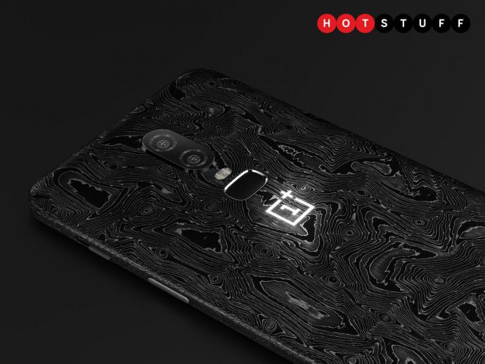 Le Hadoro OnePlus 6 Carbon transforme le smartphone en objet de luxe