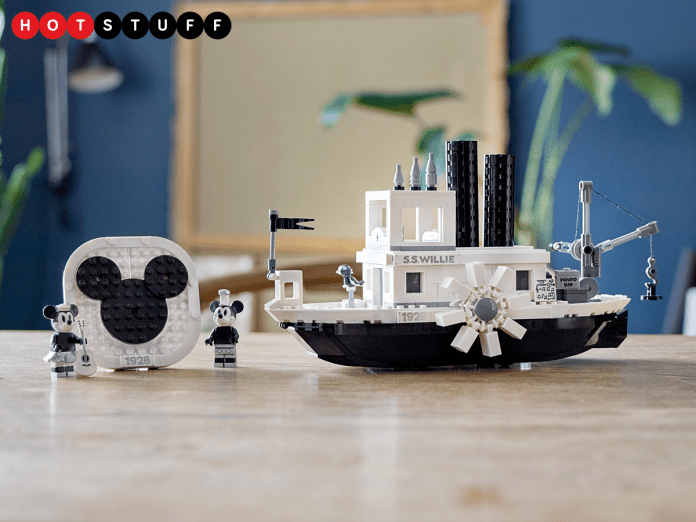 Lego célèbre les 90 ans de Mickey Mouse avec le Steamboat Willie