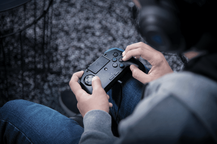 Le Razer Raion transforme le stick arcade en manette de jeu