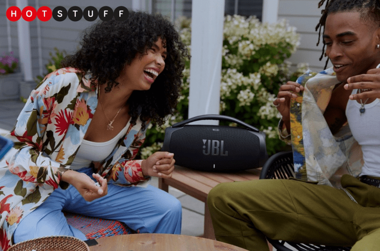JBL Boombox 3 et Charge 5 : Wi-Fi, Bluetooth, et plus encore