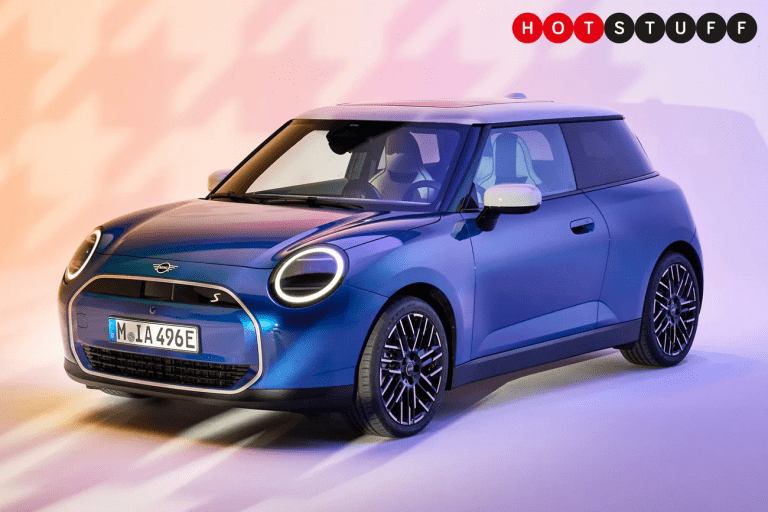 La Mini Cooper Electric de 5e génération se la joue rétro