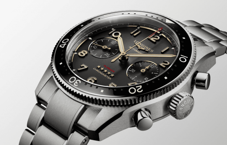 La Longines Spirit Flyback se pare de titane