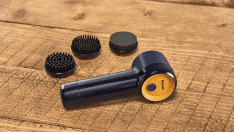 Un nettoyeur de baskets Philips Sneaker Cleaner pour tous les sneakers addicts