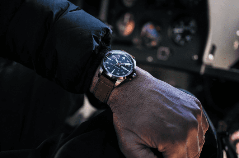 L’édition spéciale Hamilton Khaki Aviation Pilot Air-Glaciers est conçue par des pilotes d’hélicoptère