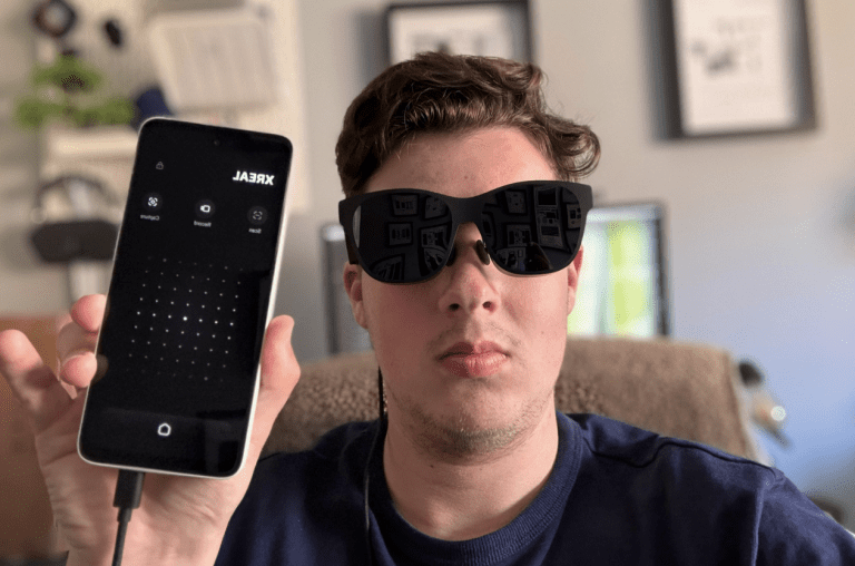 On a essayé le contrôleur de lunettes Beam Pro AR de Xreal, et il pourrait résoudre certains de vos plus gros problèmes AR