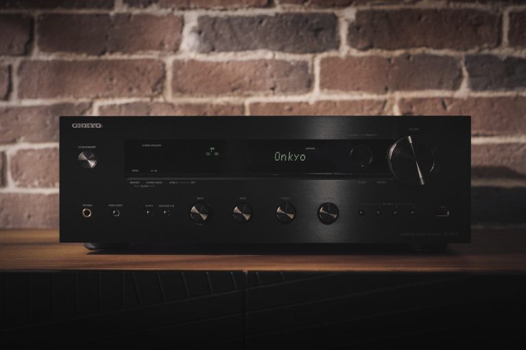 Onkyo TX-8470, un nouvel amplificateur-tuner stéréo connecté