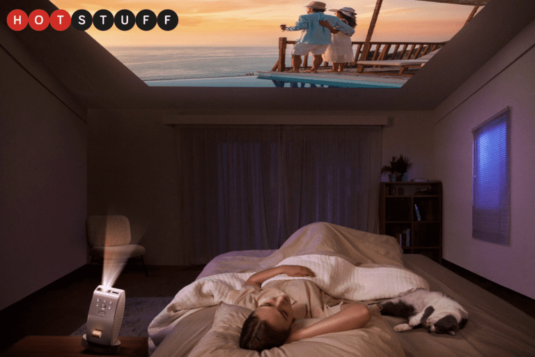 Ce projecteur portable est le meilleur moyen pour regarder des films dans son lit