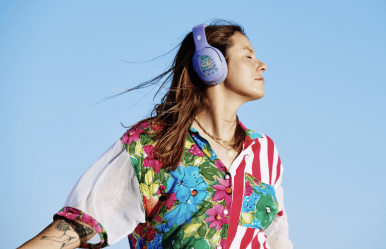 Une collection Skullcandy avec la skateuse Nora Vasconcellos