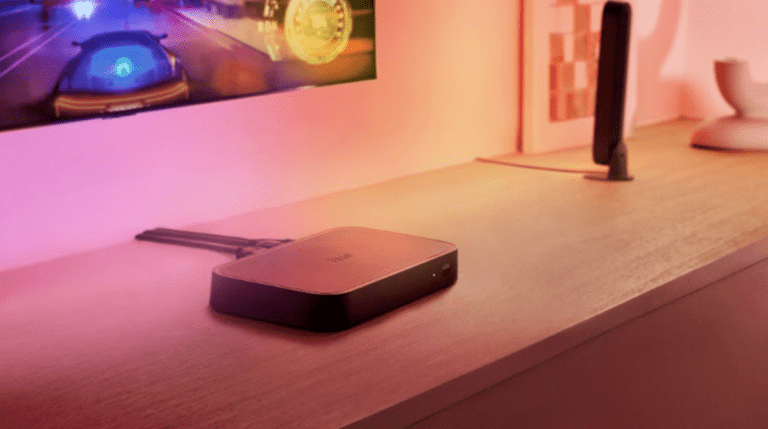 Philips Hue Play HDMI sync box 8K, un éclairage gaming immersif
