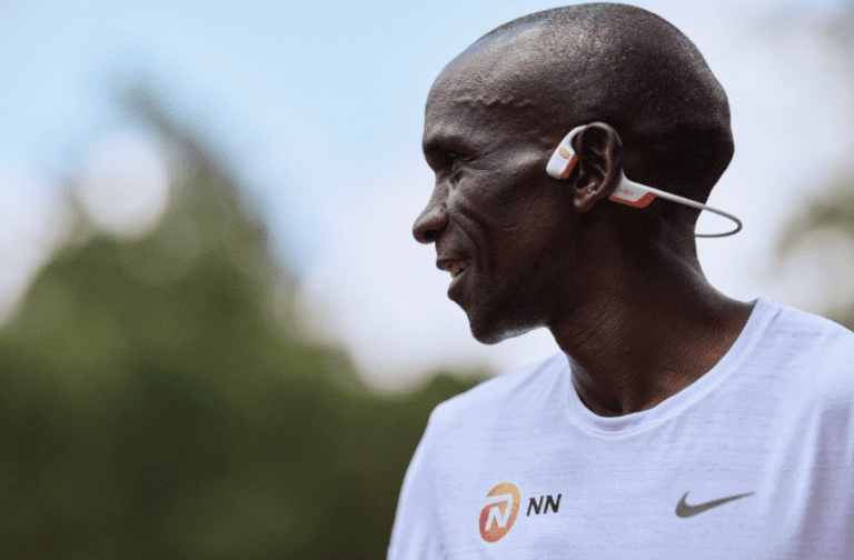 Une édition limitée SHOKZ avec le marathonien Eliud Kipchoge