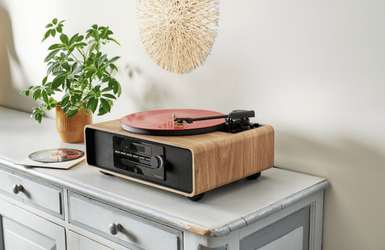 Une microchaîne Thomson pour les nostalgiques du vinyle