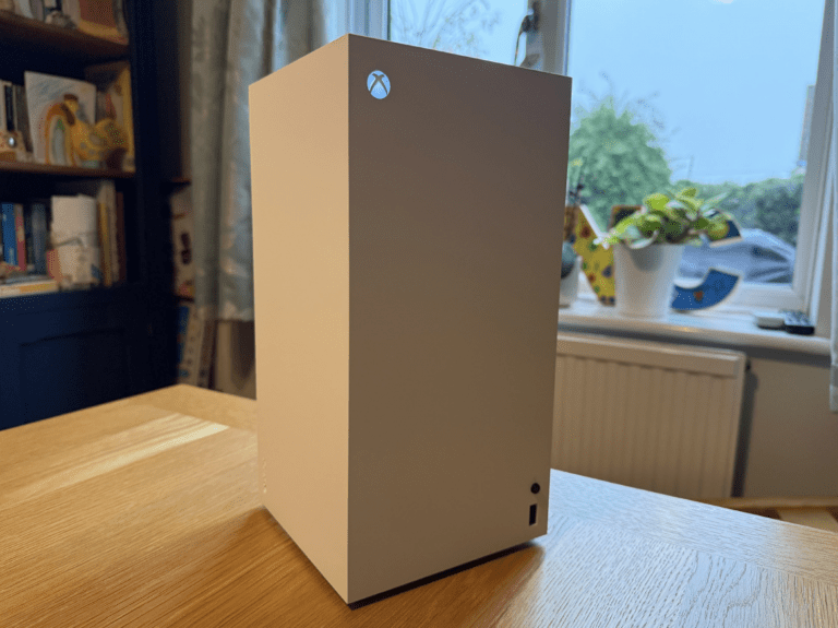 La Xbox Series X blanche est en fait plus récente que ce que Microsoft en a dit