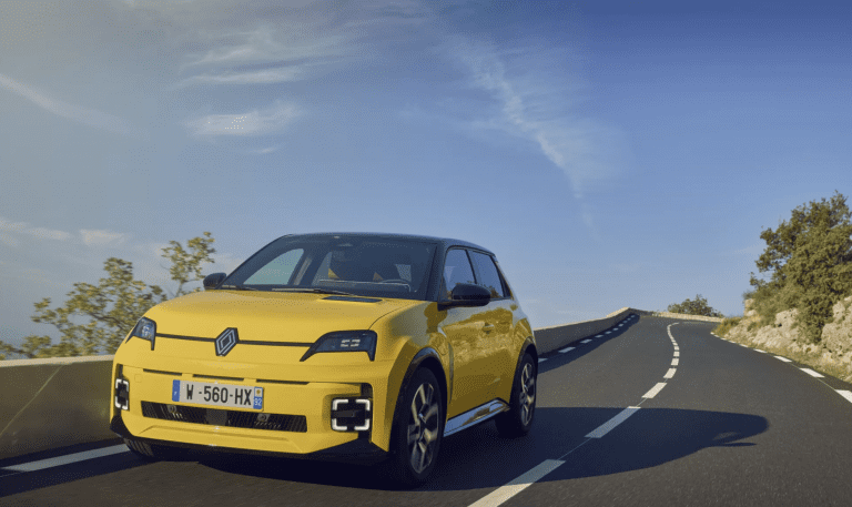 Renault 5 E-Tech electric présente à La Grande Exposition du Fabriqué en France 2024