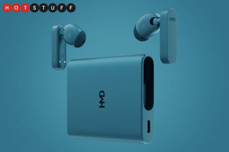 Ces HMD Amped Buds sont livrés avec un étui pour recharger votre téléphone