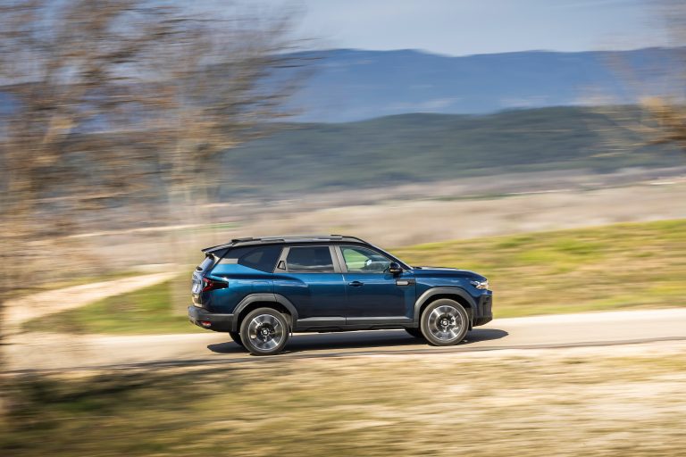 Essai – Et si le Dacia Bigster Hybrid 155 était la meilleure auto du monde ?