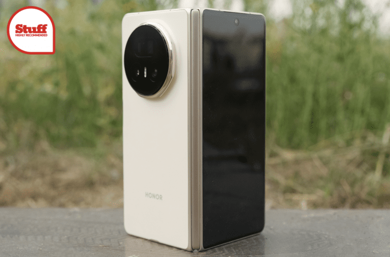 Magic V5 : On a testé le tout nouveau smartphone pliable de Honor