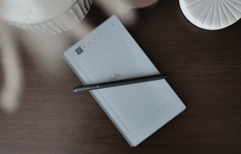 On utilise le Remarkable Paper Pro Move depuis deux semaines et on ne reviendra jamais au papier !