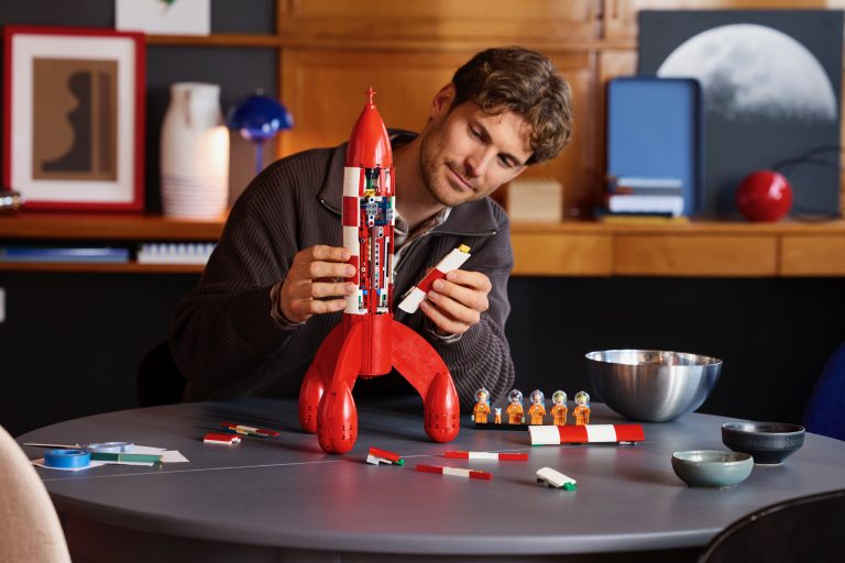 Lego recrée la légendaire fusée de Tintin