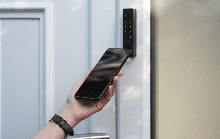 Avec le Nuki Keypad 2 NFC, le ‘Tap to Unlock’ arrive à la porte d’entrée