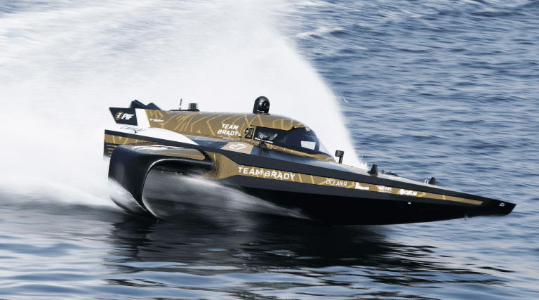 Hublot devient chronométreur officiel du E1, le championnat de bateaux de course des stars