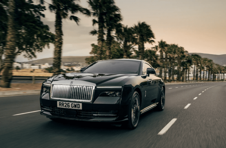 Rolls-Royce met à jour la Spectre : plus d’autonomie, plus de puissance et un artisanat intérieur hors du commun