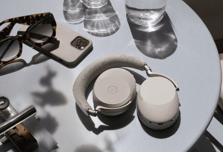 Télétravail : le casque Jabra Evolve3 85, allié indispensable des travailleurs hybrides